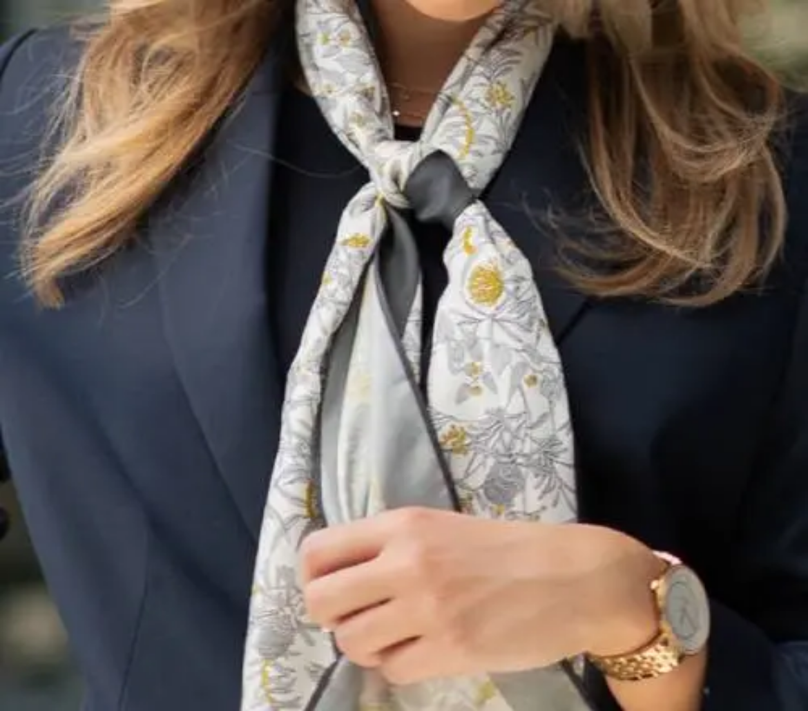 Picture of Noone, Native Scarf - Long (30x150cm)- Native Light Size One